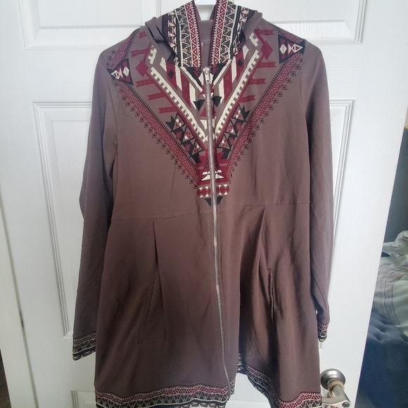 Monroe & Main Jackets & Blazers - MONROE AND MAIN AZTEC SOUTHWEST XL HOODED JACKET.